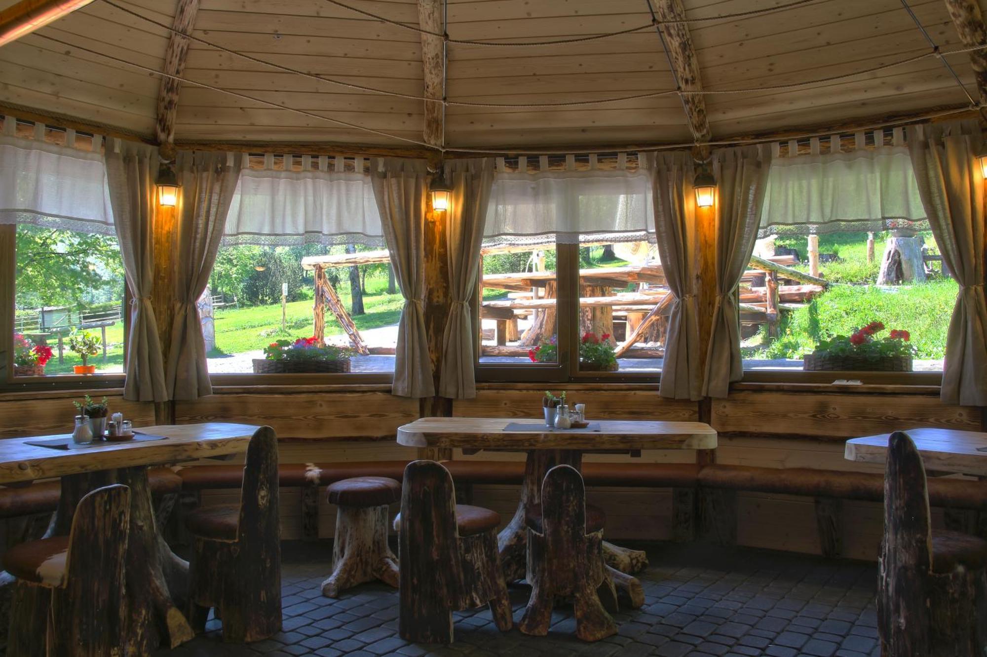 Chata Baba Yaga Zdiar Ngoại thất bức ảnh
